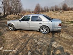 Photo of the vehicle Mercedes-Benz W124