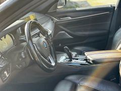 Photo of the vehicle BMW 5 Series