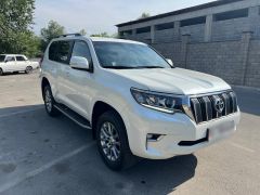 Photo of the vehicle Toyota Land Cruiser Prado