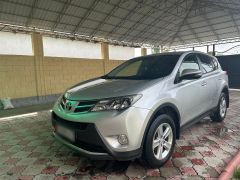 Сүрөт унаа Toyota RAV4