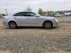 Photo of the vehicle Lexus ES