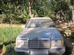 Сүрөт унаа Mercedes-Benz W124