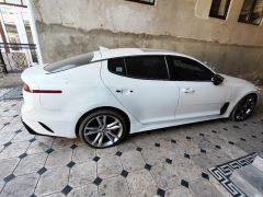 Сүрөт унаа Kia Stinger