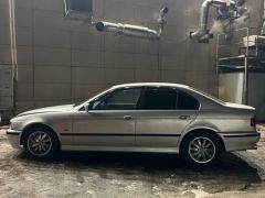 Photo of the vehicle BMW 5 Series