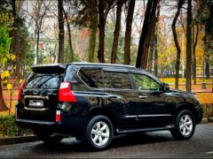 Photo of the vehicle Lexus GX