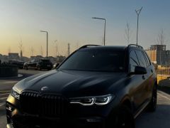 Photo of the vehicle BMW X7