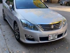 Photo of the vehicle Toyota Crown