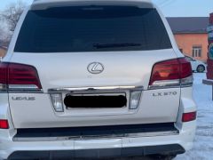 Photo of the vehicle Lexus LX