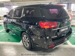 Photo of the vehicle Kia Carnival