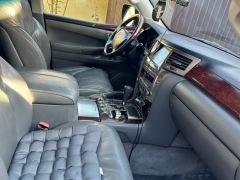 Photo of the vehicle Lexus LX