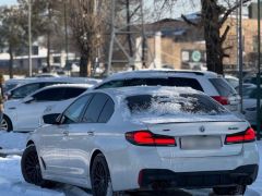 Photo of the vehicle BMW 5 Series