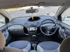 Сүрөт унаа Toyota Vitz