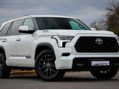 Сүрөт унаа Toyota Sequoia