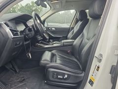 Photo of the vehicle BMW X7