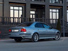 Photo of the vehicle BMW 5 Series