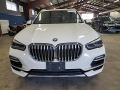 Photo of the vehicle BMW X5