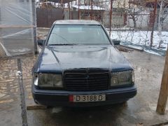 Фото авто Mercedes-Benz W124