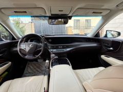 Photo of the vehicle Lexus LS