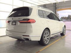 Photo of the vehicle BMW X7