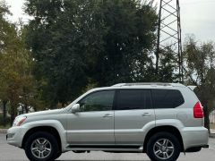 Photo of the vehicle Lexus GX