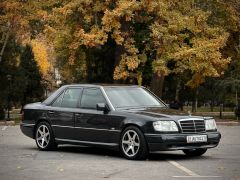 Сүрөт унаа Mercedes-Benz W124