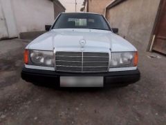 Photo of the vehicle Mercedes-Benz W124