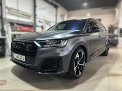 Photo of the vehicle Audi Q7