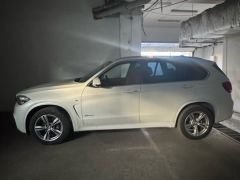 Photo of the vehicle BMW X5