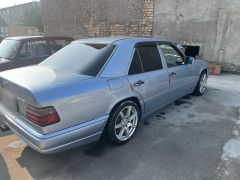 Сүрөт унаа Mercedes-Benz W124