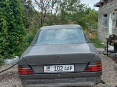 Сүрөт унаа Mercedes-Benz W124