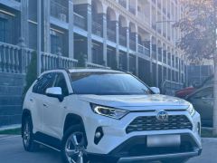 Сүрөт унаа Toyota RAV4