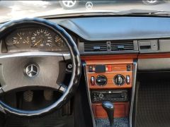 Photo of the vehicle Mercedes-Benz W124