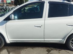 Сүрөт унаа Toyota Vitz