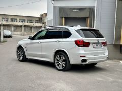 Photo of the vehicle BMW X5