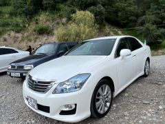 Photo of the vehicle Toyota Crown