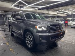 Сүрөт унаа Toyota Sequoia