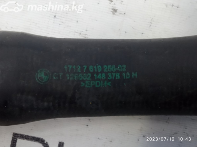 Запчасти и расходники - Патрубок радиатора верхний, F30LCI, 17127619256
