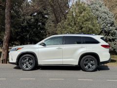 Сүрөт унаа Toyota Highlander