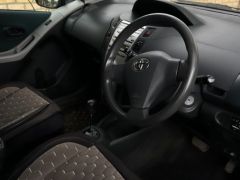 Сүрөт унаа Toyota Vitz