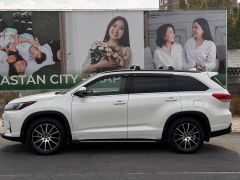 Сүрөт унаа Toyota Highlander