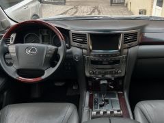 Photo of the vehicle Lexus LX