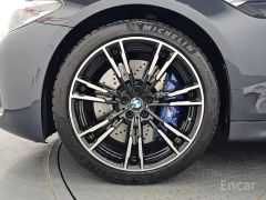 Photo of the vehicle BMW M5