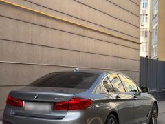 Photo of the vehicle BMW 5 Series