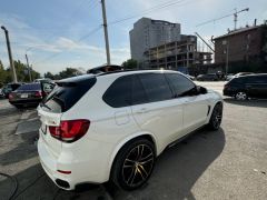 Photo of the vehicle BMW X5