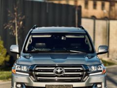 Photo of the vehicle Toyota Land Cruiser