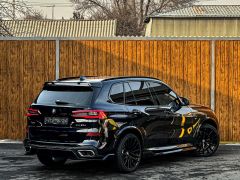 Photo of the vehicle BMW X5