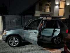 Photo of the vehicle BMW X5