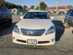 Photo of the vehicle Toyota Crown