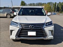 Photo of the vehicle Lexus LX