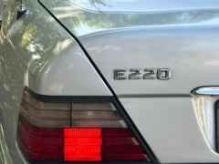 Photo of the vehicle Mercedes-Benz W124